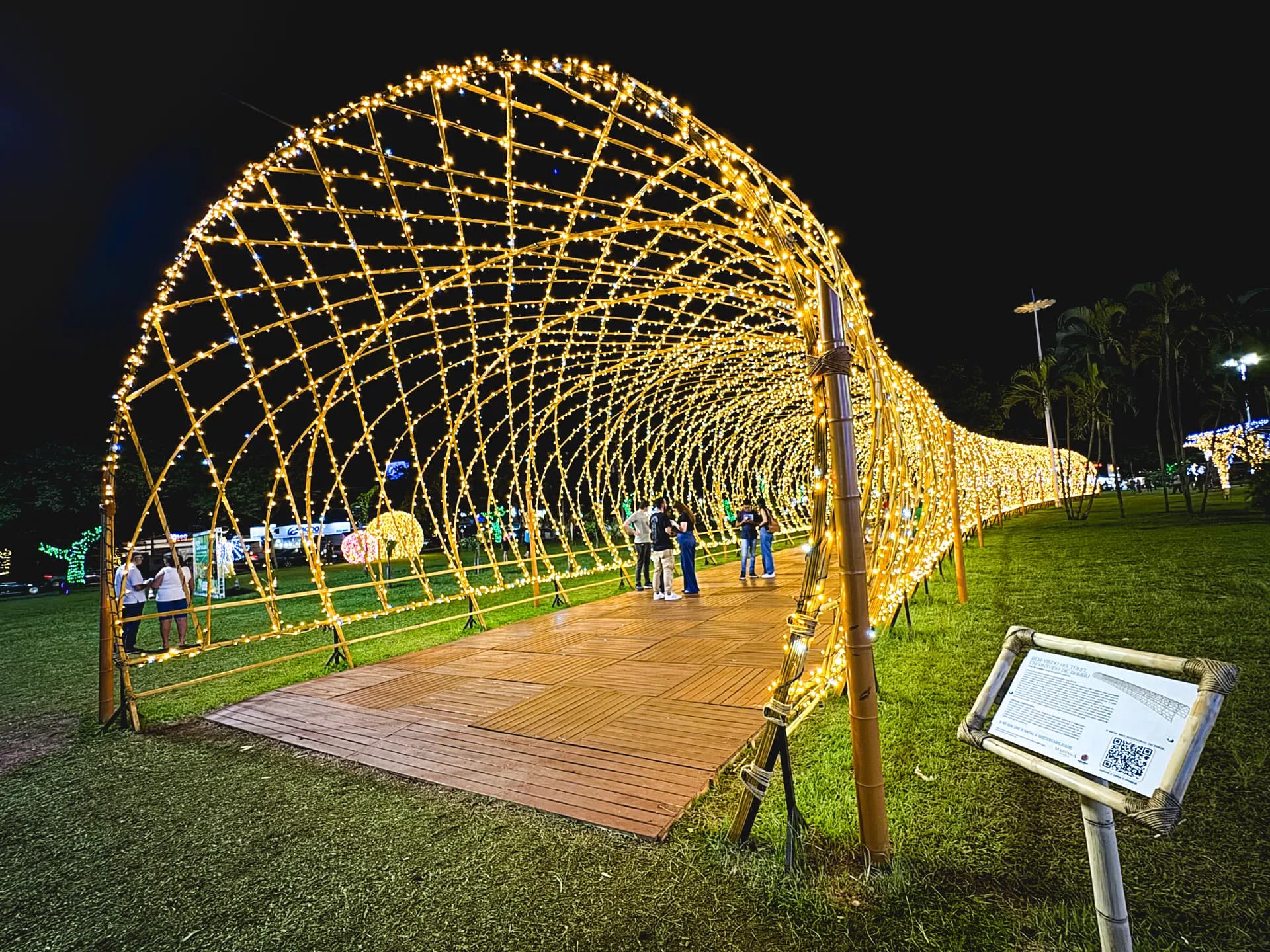 Natal dos Pioneiros 2024: A Cenografia de Bambu que Transformou o Natal de Cascavel