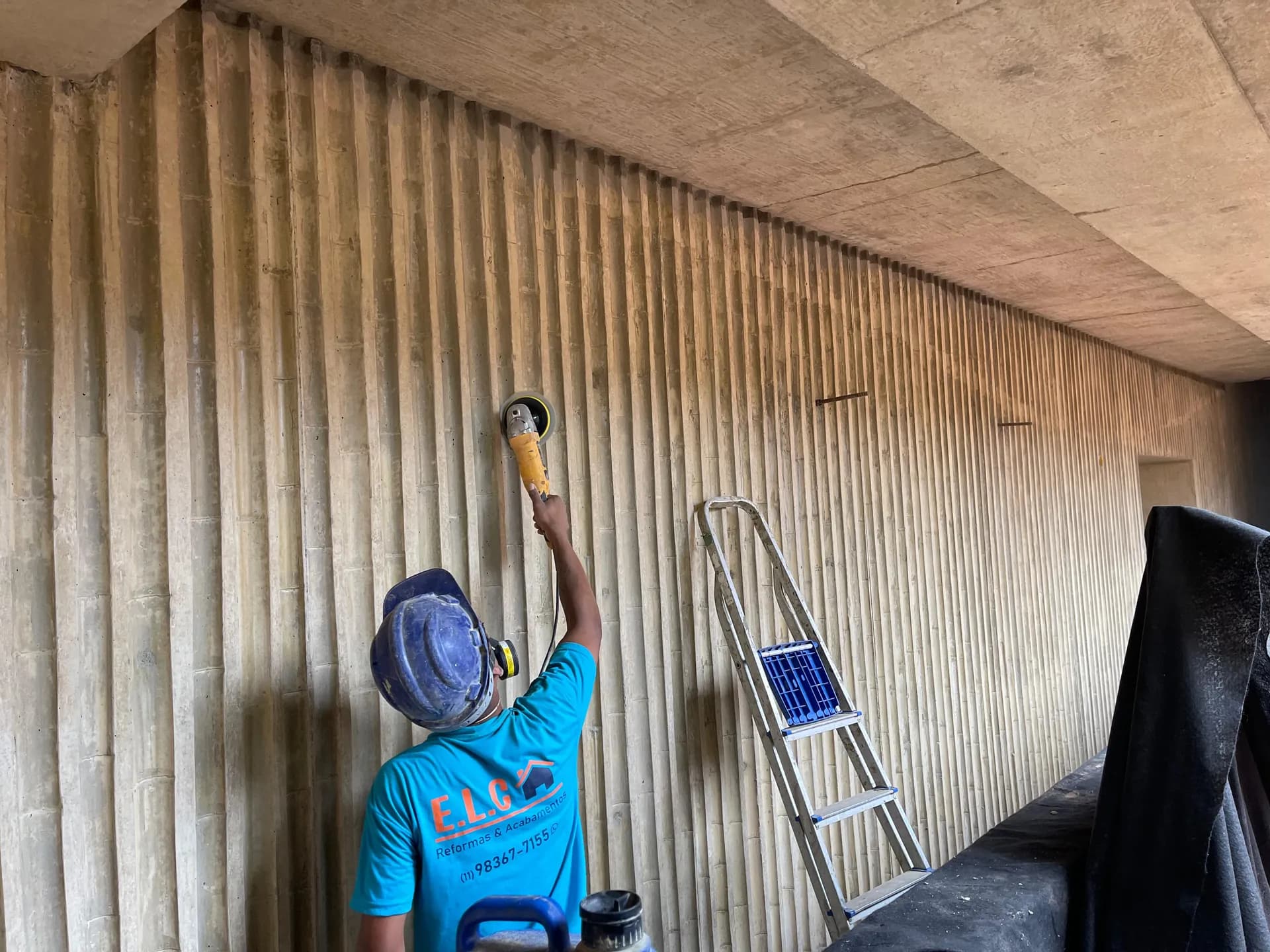 Estampa de bambu em concreto — registro de processo e obra.