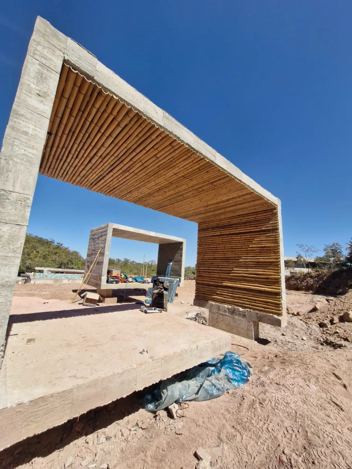 Revestimento/brise de bambu da InCasa Residence — registro de obra.