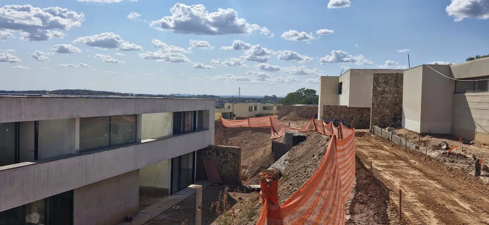 Revestimento/brise de bambu da InCasa Residence — registro de obra.