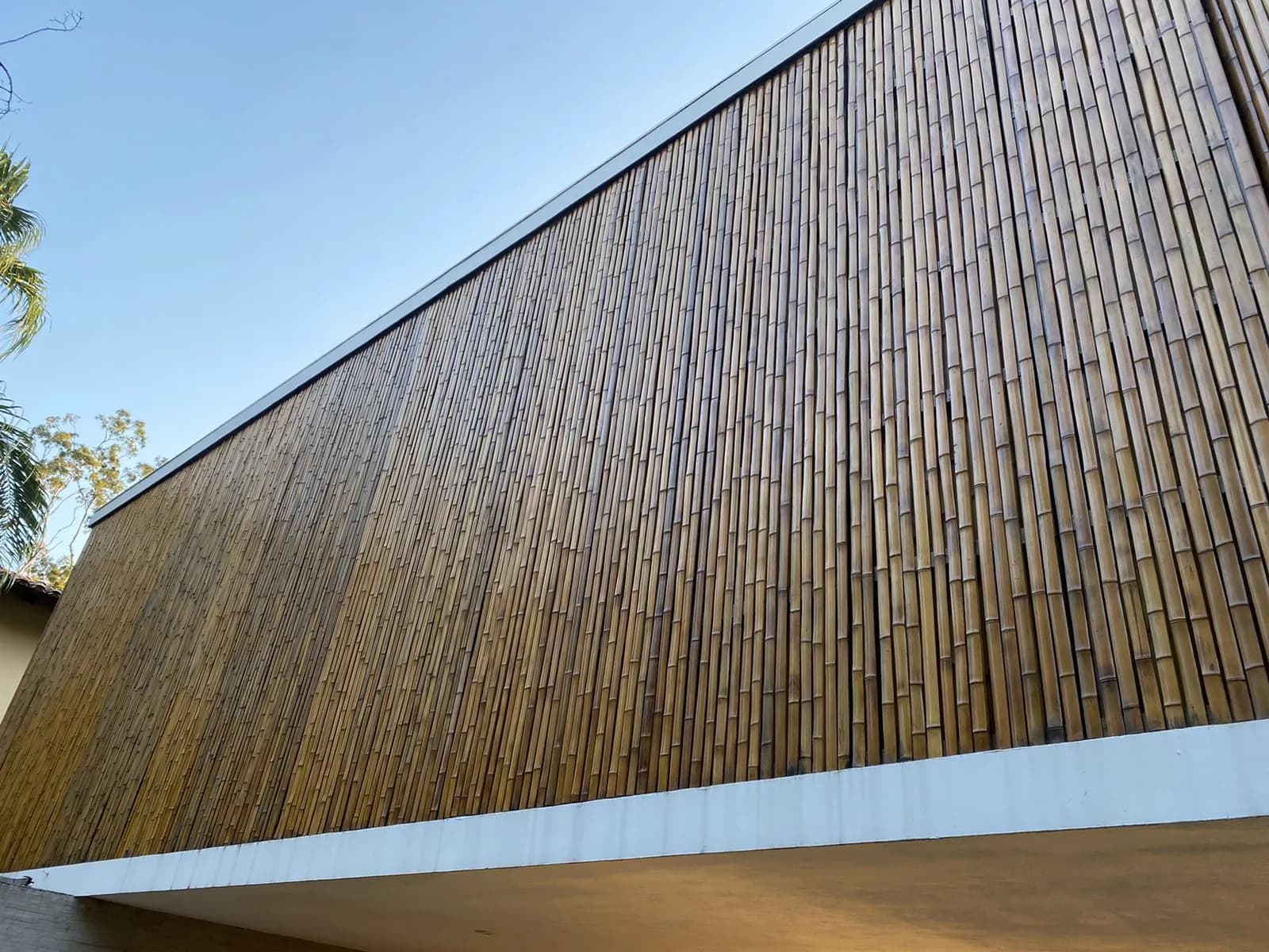 Revestimento de bambu da Casa da Praia da Feiticeira (MK27) — registro de obra.