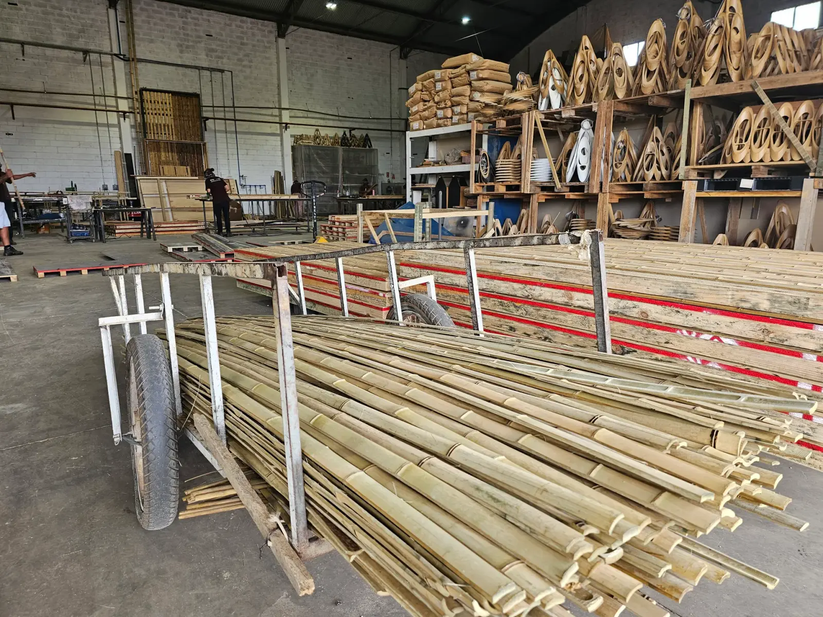 Estampa de bambu em concreto — registro de processo e obra.