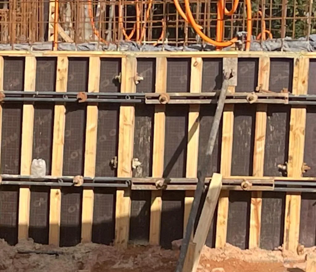 Estampa de bambu em concreto — registro de processo e obra.