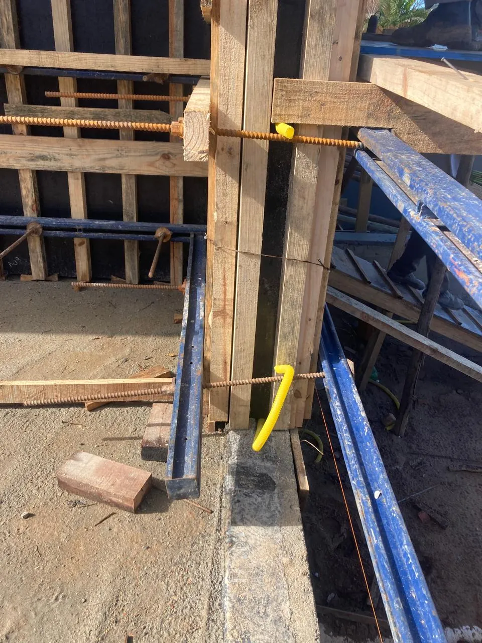Estampa de bambu em concreto — registro de processo e obra.