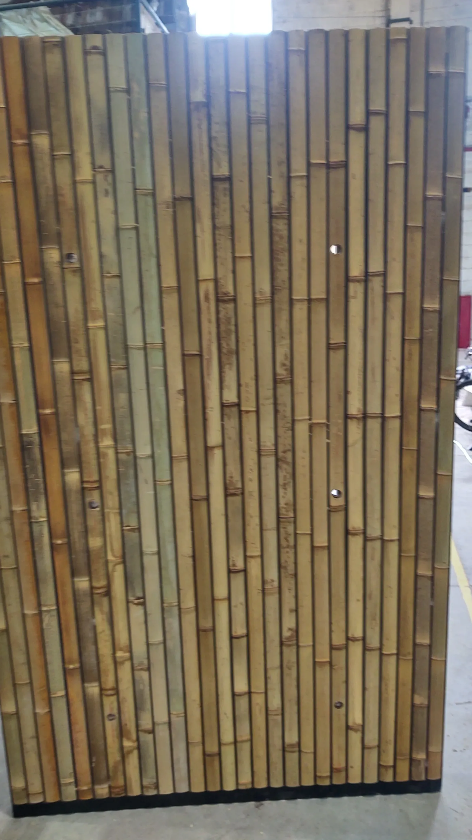 Estampa de bambu em concreto — registro de processo e obra.