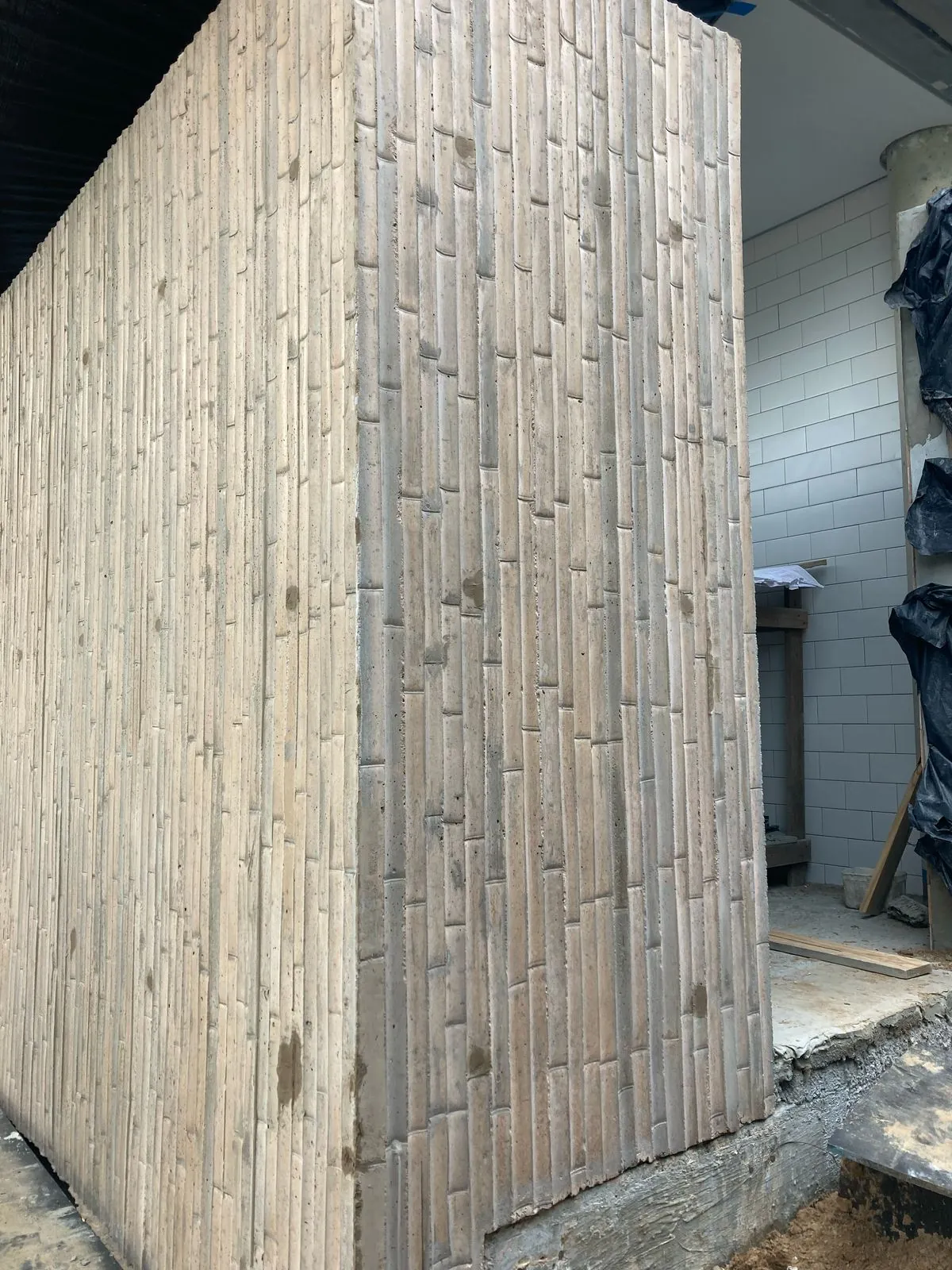 Estampa de bambu em concreto — registro de processo e obra.