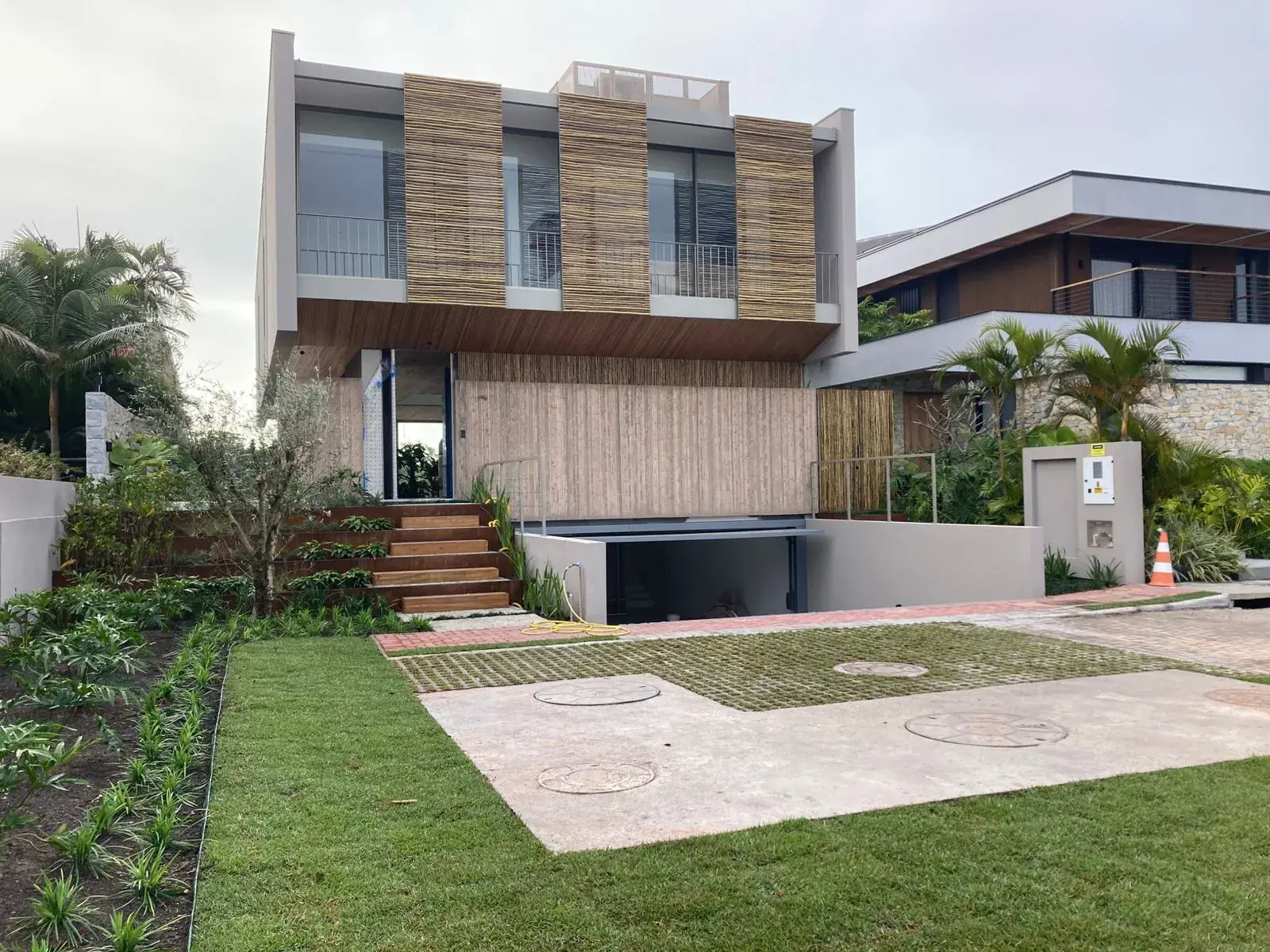 Estampa de bambu em concreto — registro de processo e obra.