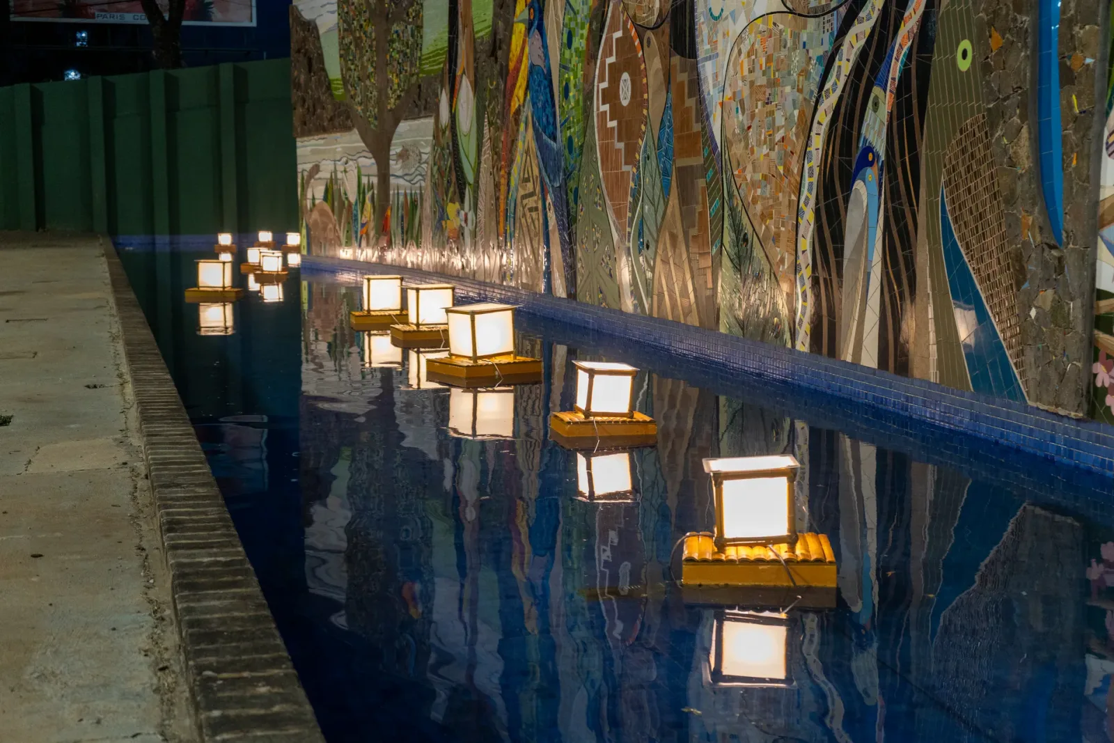 Decoração natalina em bambu — Natal Foz do Iguaçu 2025 (foto Marcos Labanca).