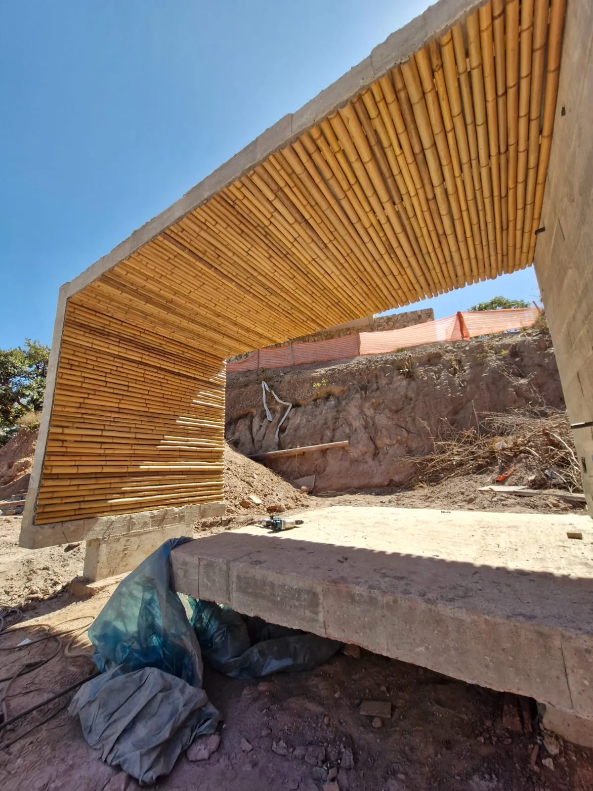 Revestimento/brise de bambu da InCasa Residence — registro de obra.