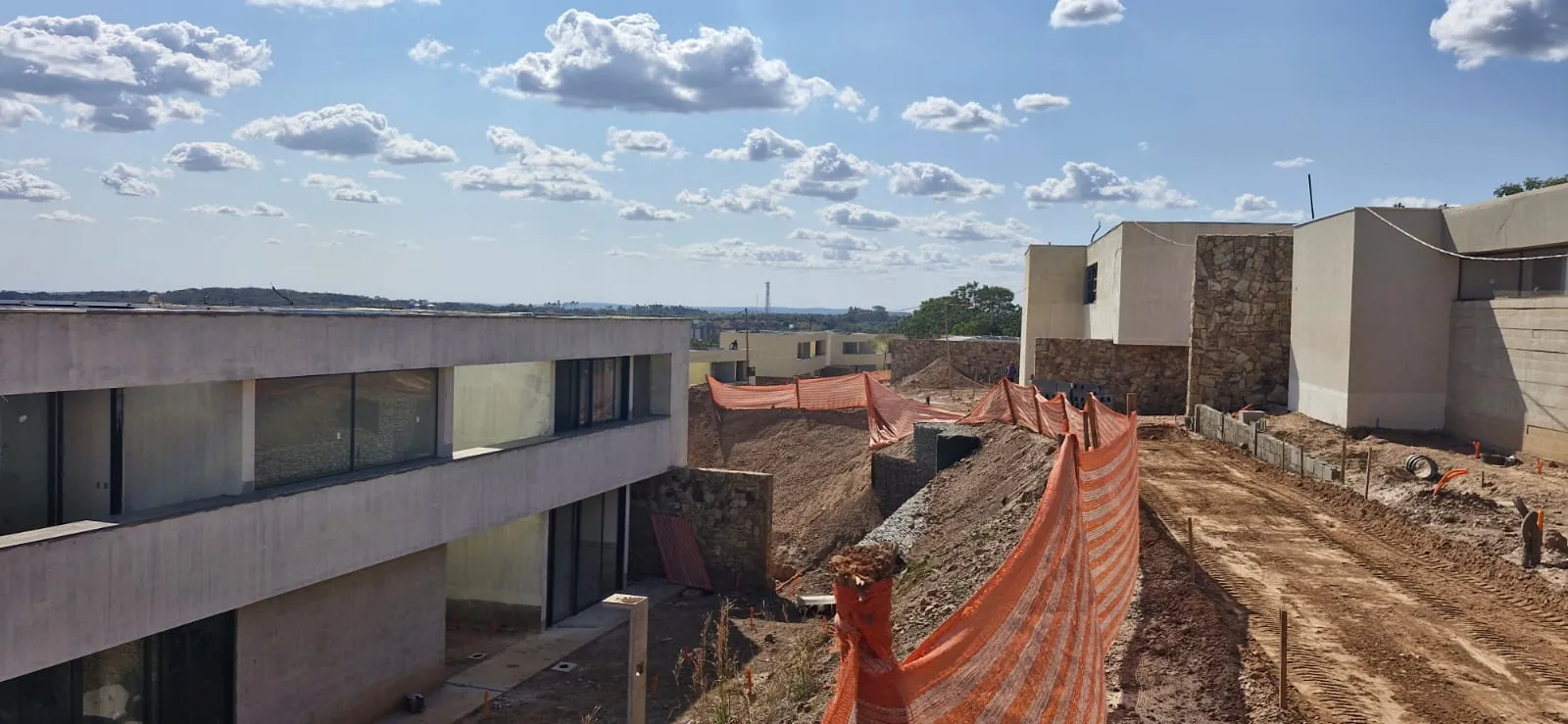 Revestimento/brise de bambu da InCasa Residence — registro de obra.