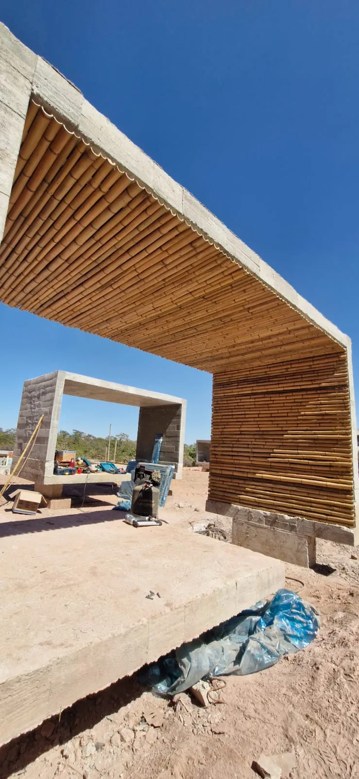 Revestimento/brise de bambu da InCasa Residence — registro de obra.