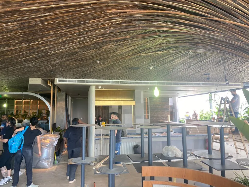 Forro escultórico em cone de bambu do Restaurante Makoto — registro de obra.