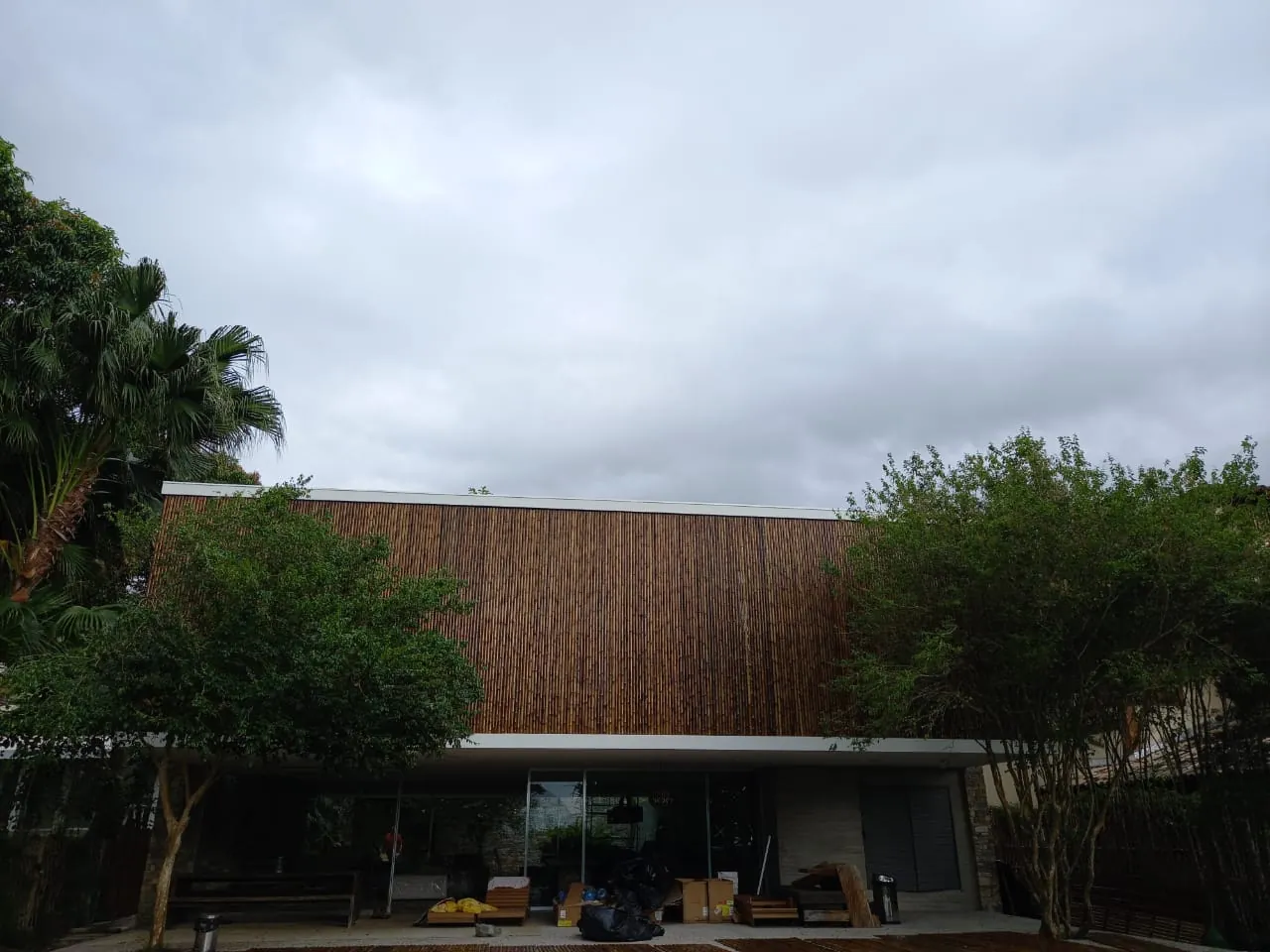 Revestimento de bambu da Casa da Praia da Feiticeira (MK27) — registro de obra.
