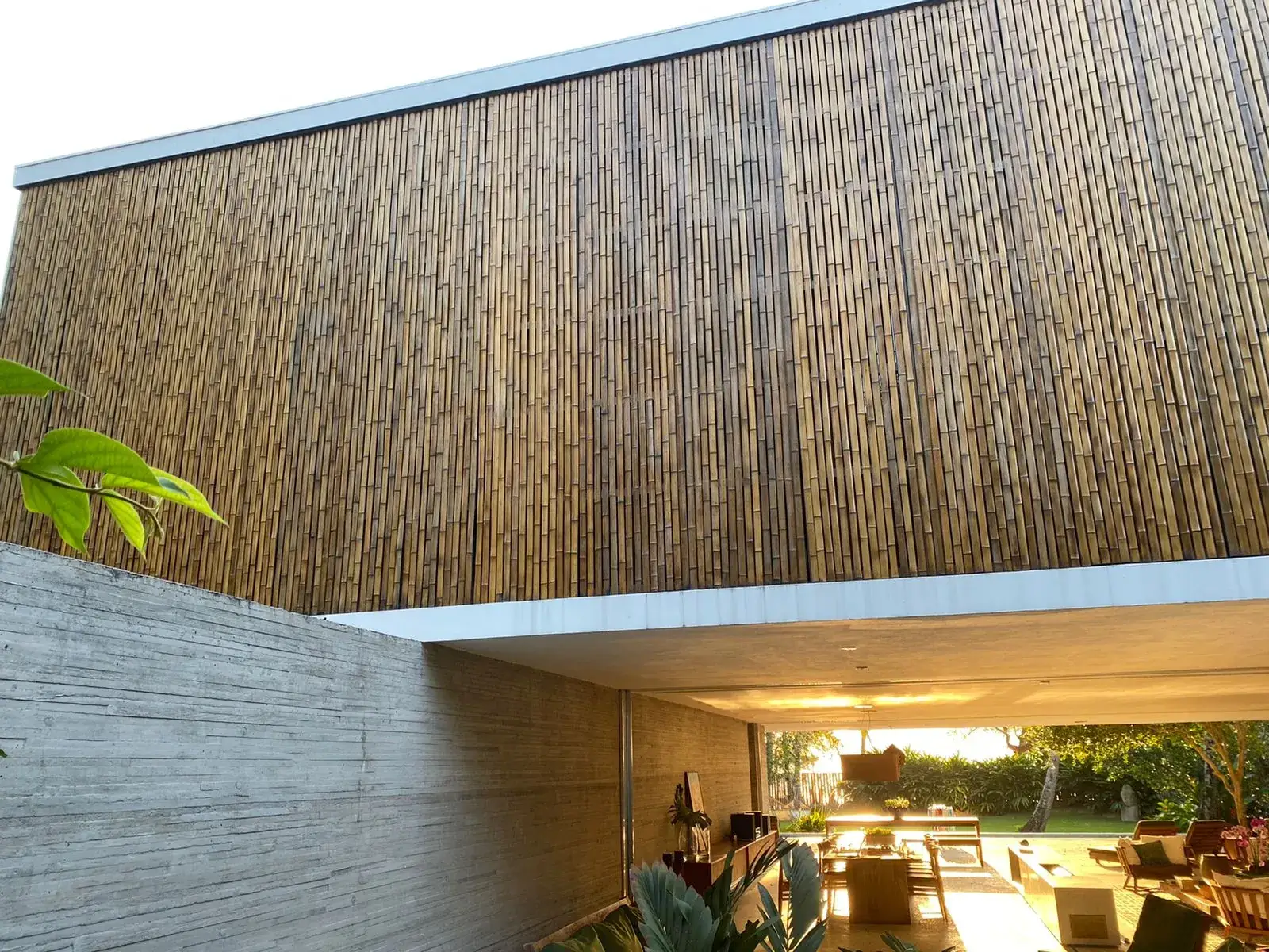 Revestimento de bambu da Casa da Praia da Feiticeira (MK27) — registro de obra.