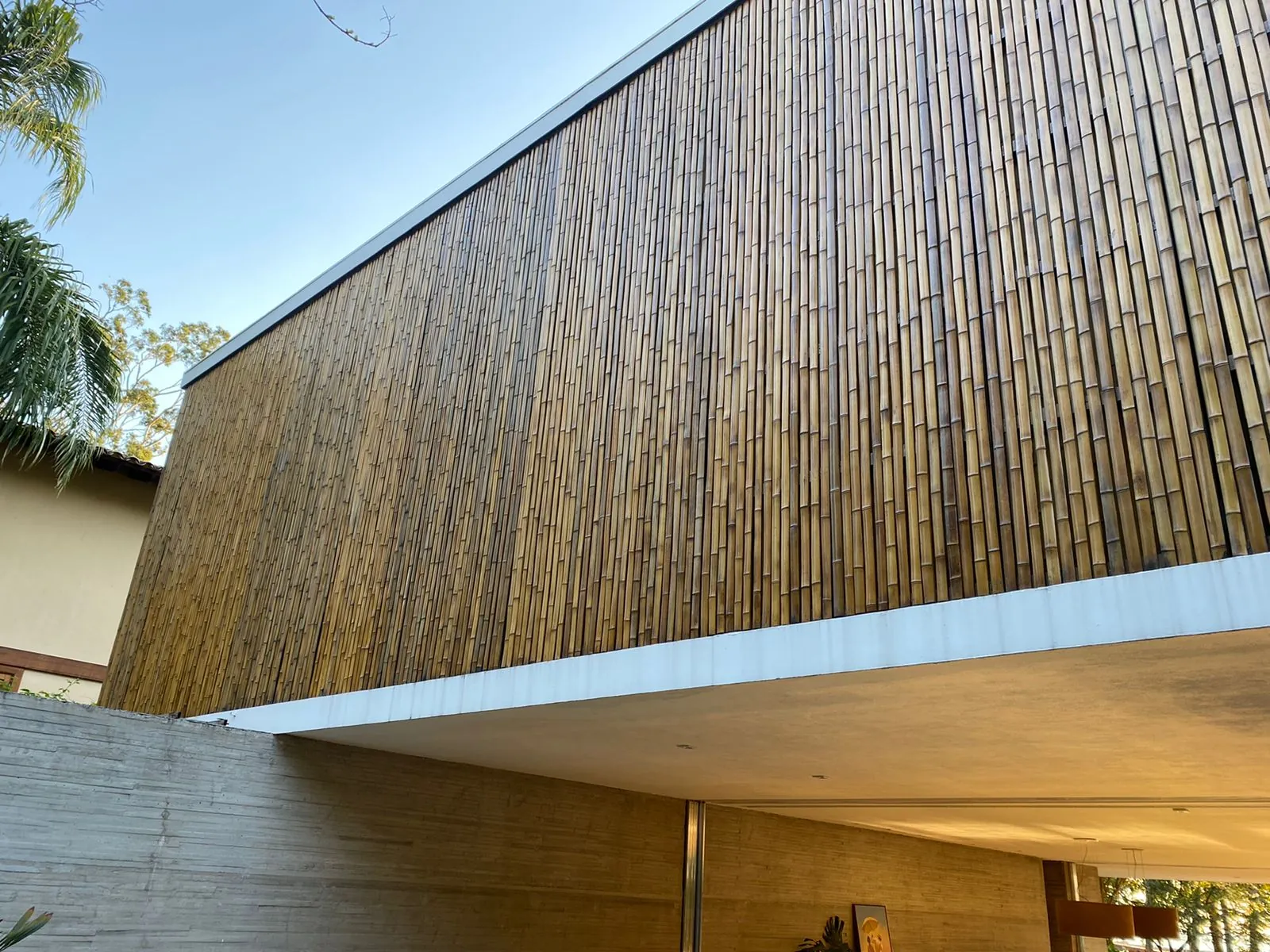 Revestimento de bambu da Casa da Praia da Feiticeira (MK27) — registro de obra.