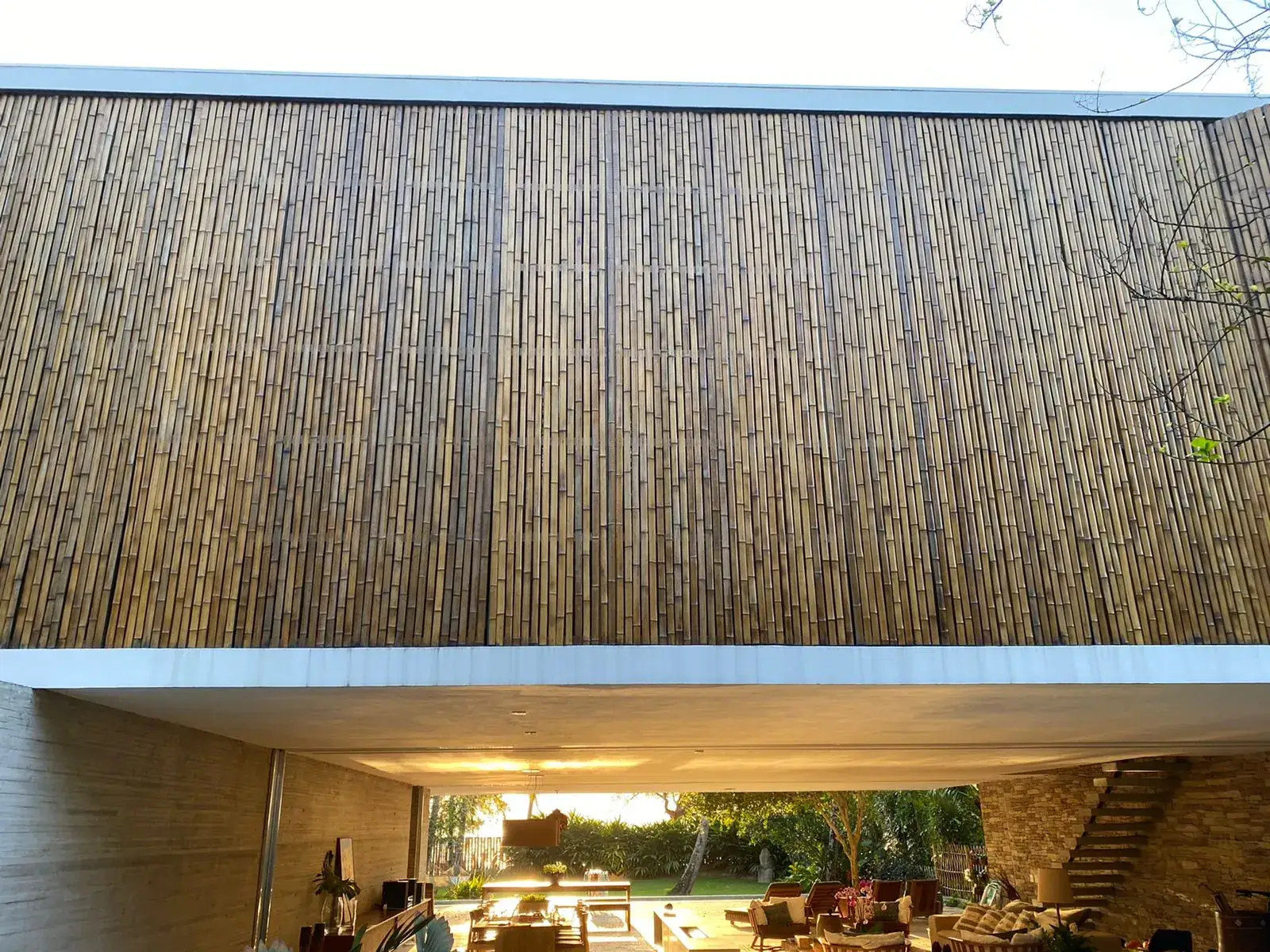 Revestimento de bambu da Casa da Praia da Feiticeira (MK27) — registro de obra.