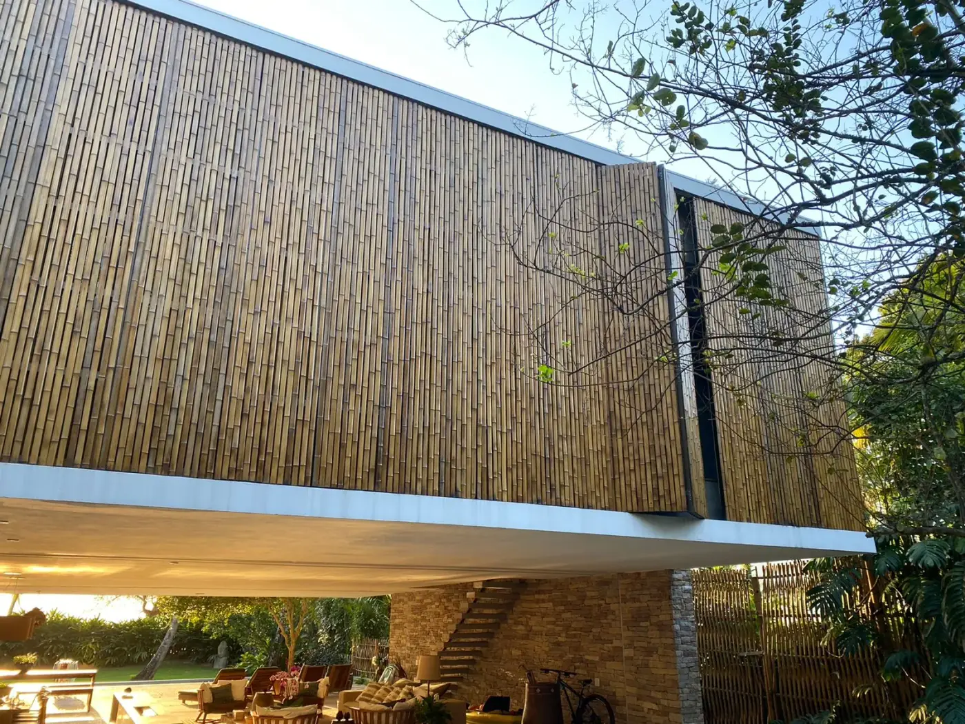 Revestimento de bambu da Casa da Praia da Feiticeira (MK27) — registro de obra.