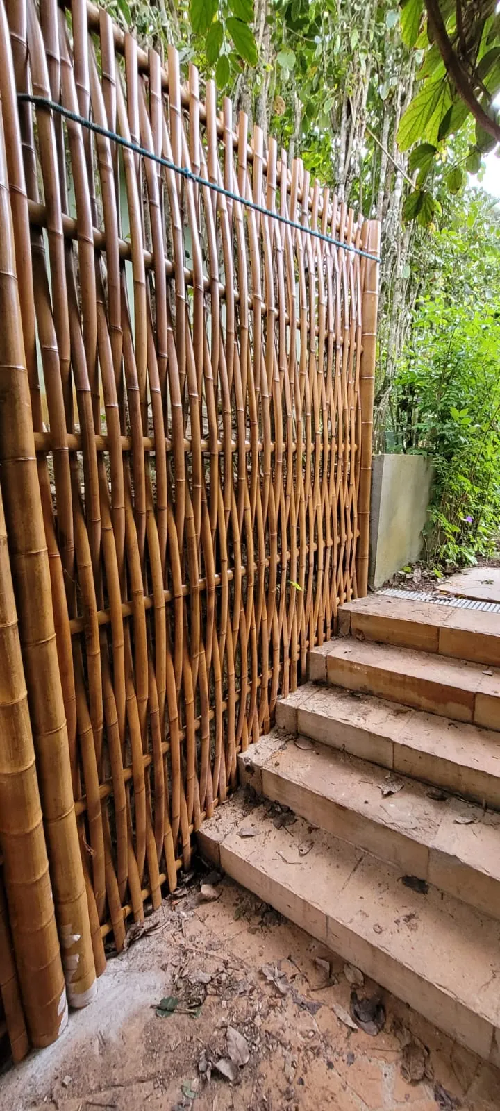Revestimento de bambu da Casa da Praia da Feiticeira (MK27) — registro de obra.