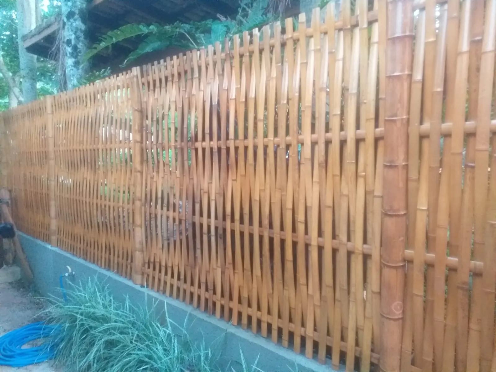 Revestimento de bambu da Casa da Praia da Feiticeira (MK27) — registro de obra.