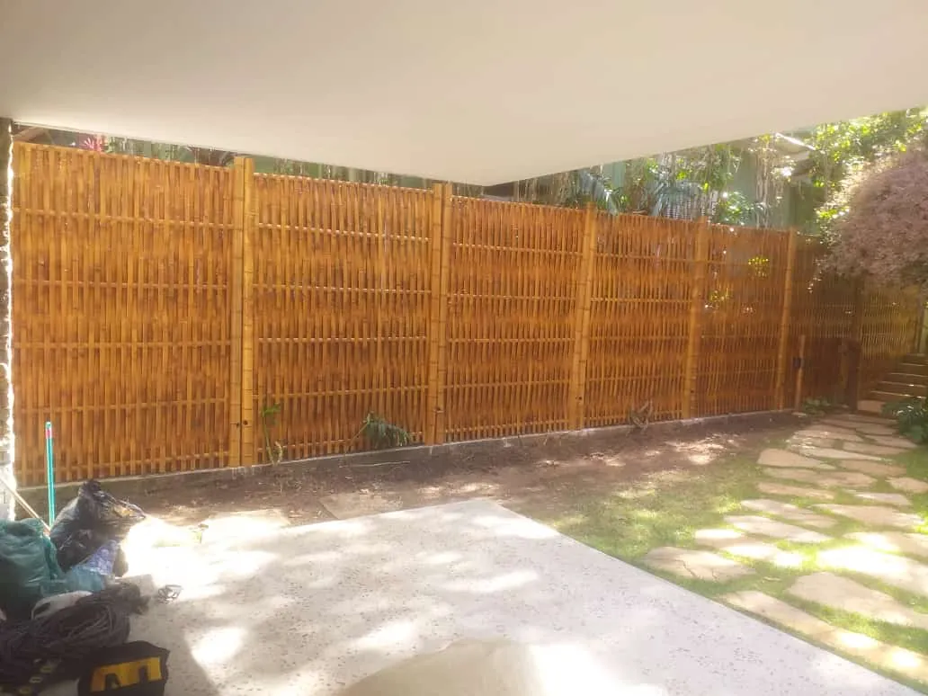 Revestimento de bambu da Casa da Praia da Feiticeira (MK27) — registro de obra.