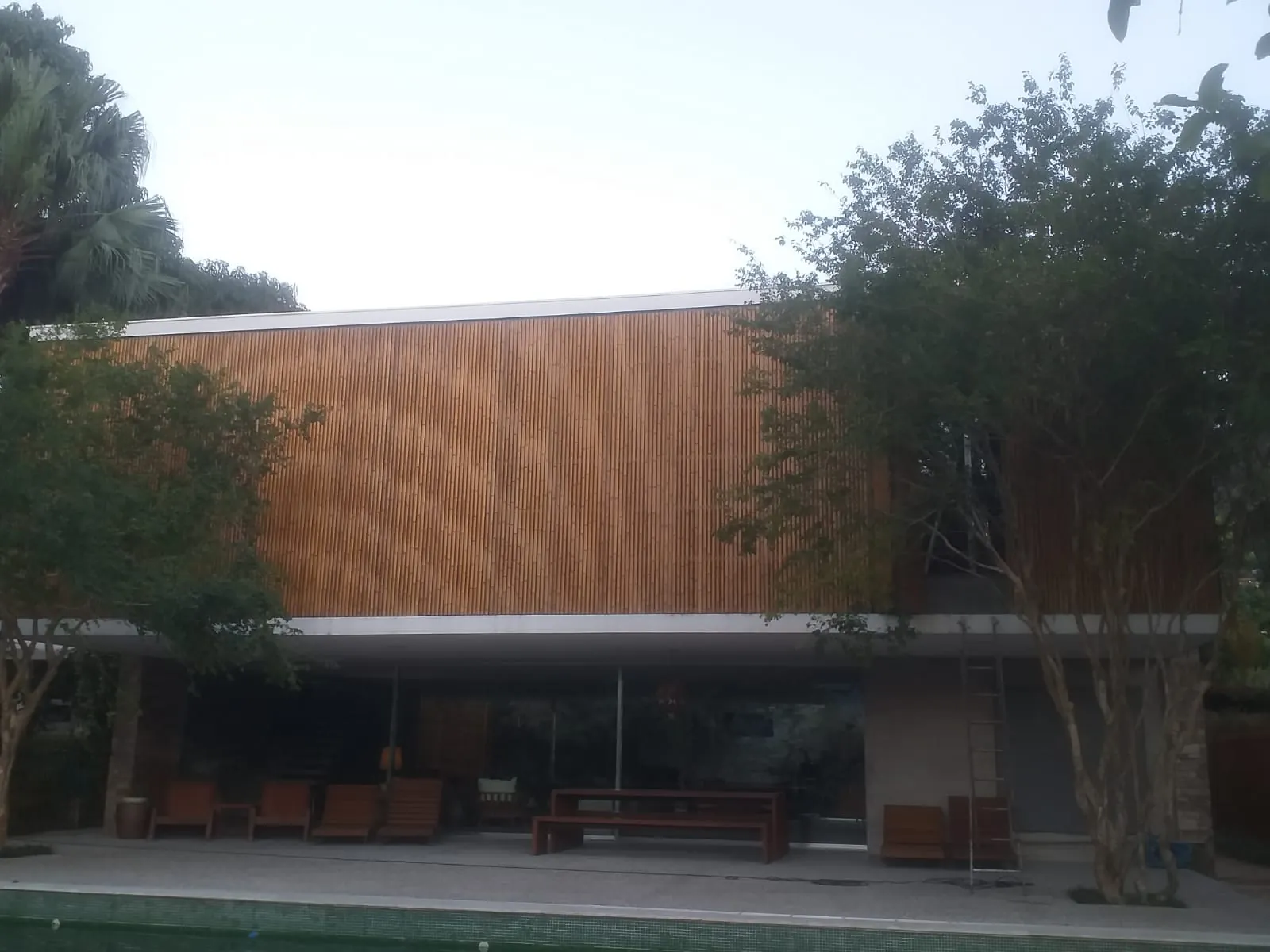 Revestimento de bambu da Casa da Praia da Feiticeira (MK27) — registro de obra.